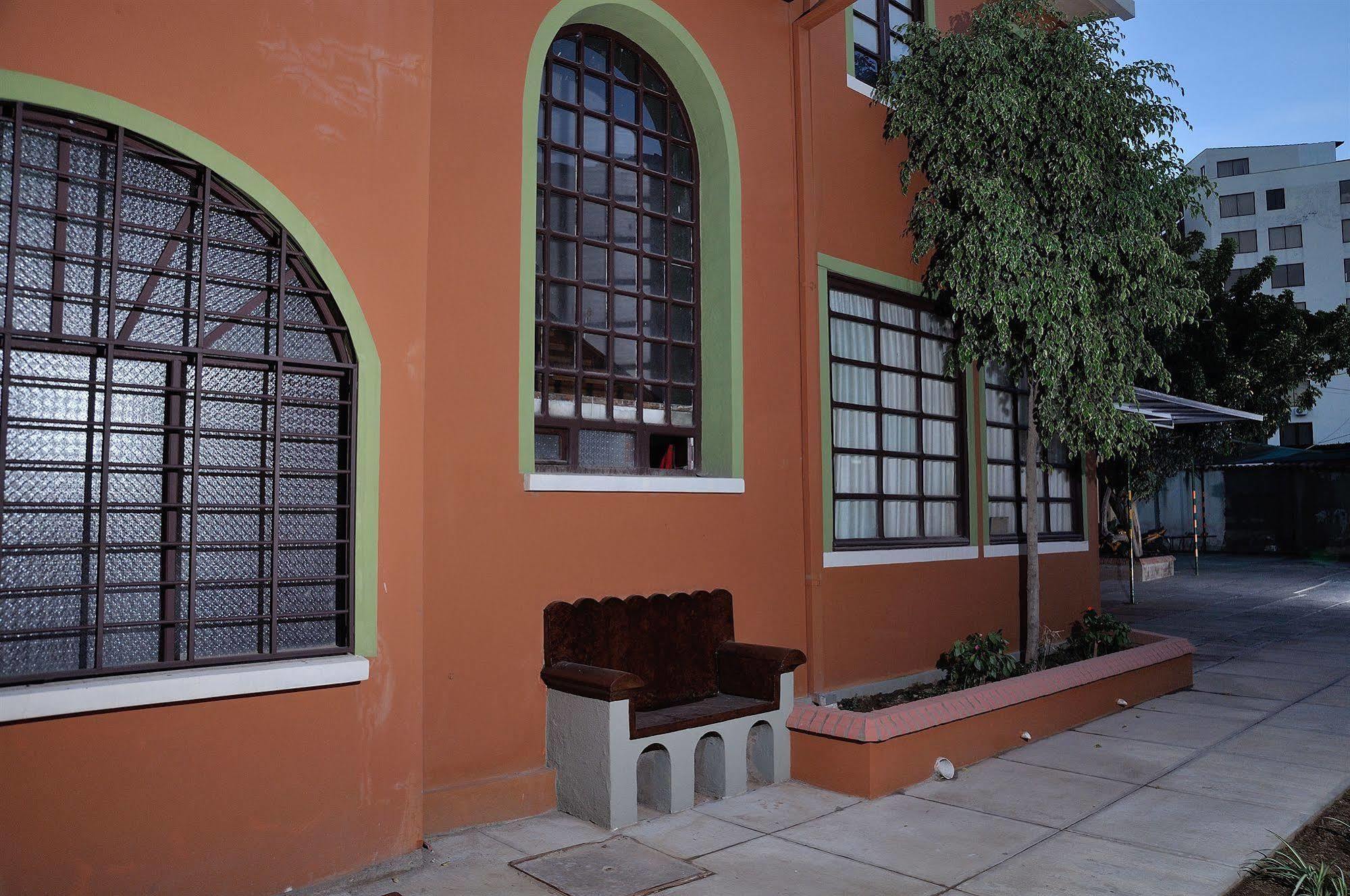 Apart Hotel Violettas Cochabamba Esterno foto