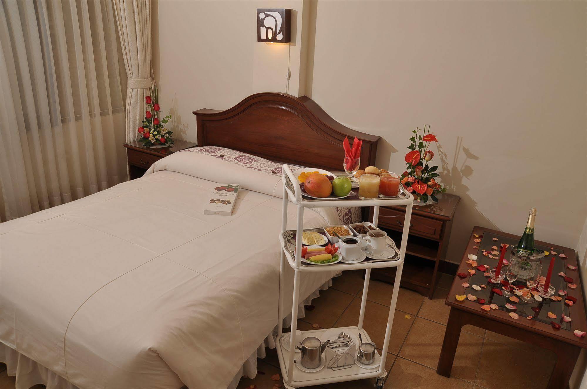 Apart Hotel Violettas Cochabamba Esterno foto